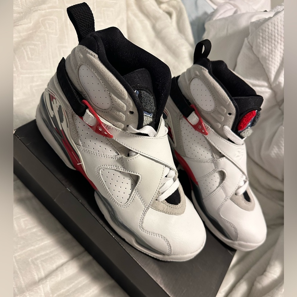 Bugs Bunny - Jordan 8s